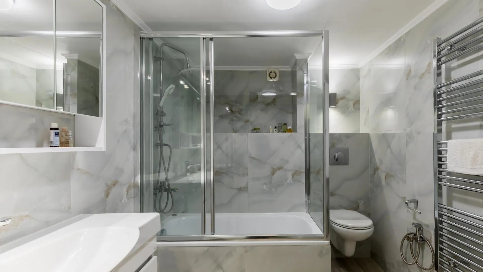 Etoile By Halu!, Chic Apartment In The Center Thessaloniki 0*,